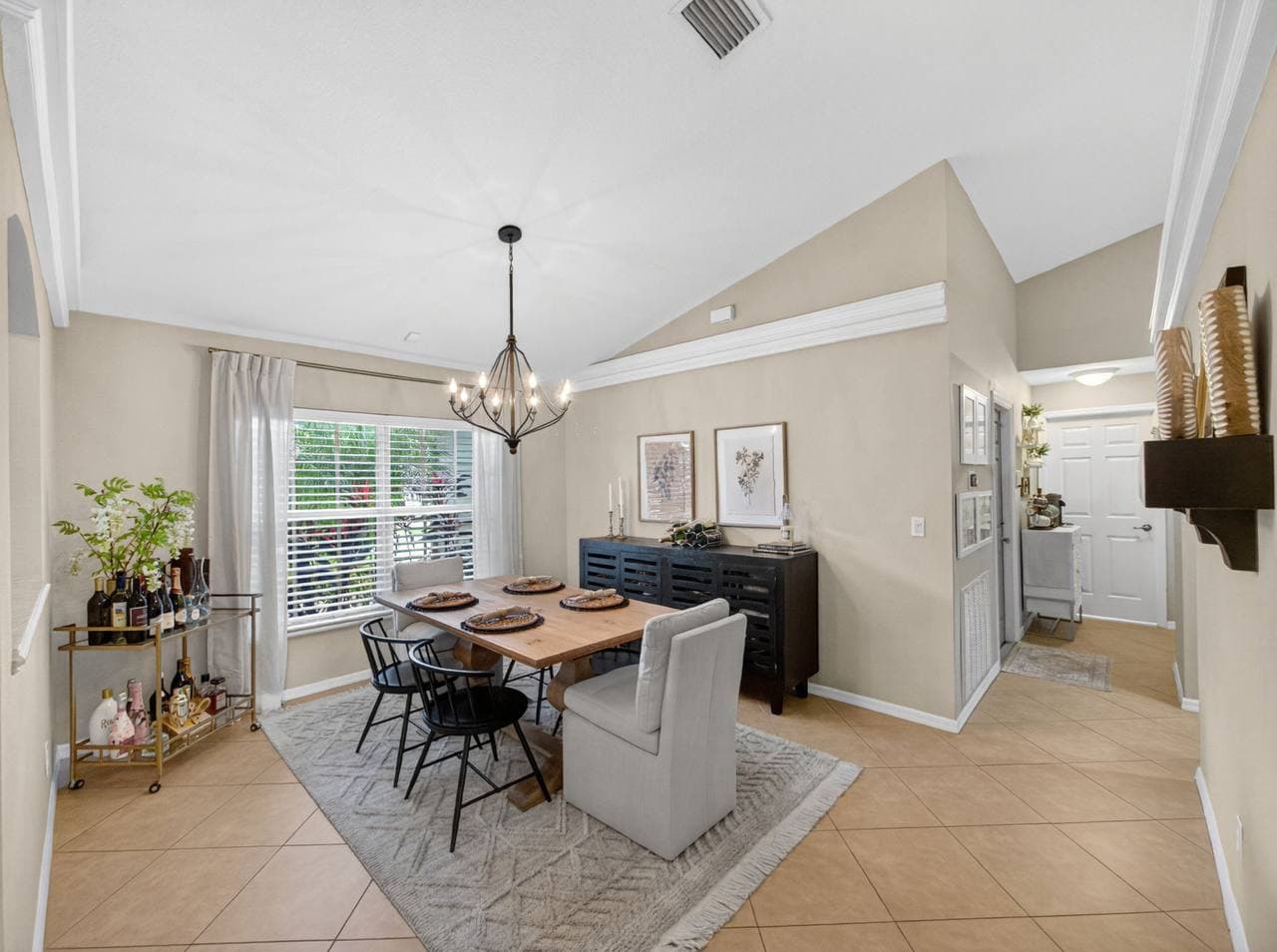 Spacious living room with pool access